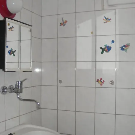 Barno Hostal *